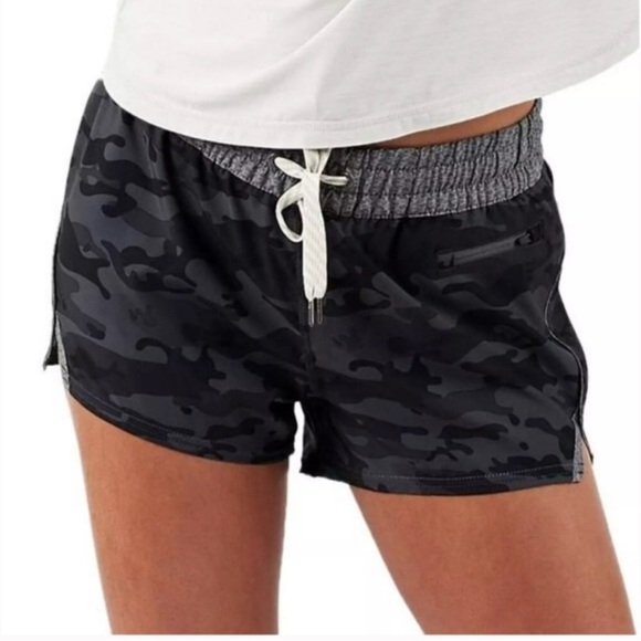 Vuori Clementine Shorts - Picture 3 of 3